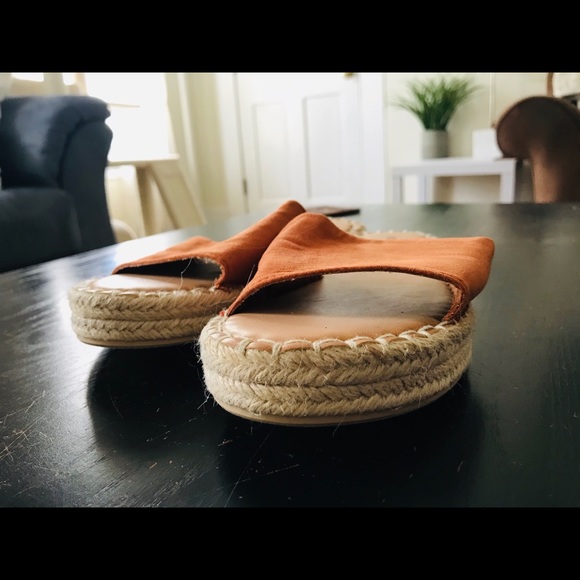 Sandals - Picture 2 of 3